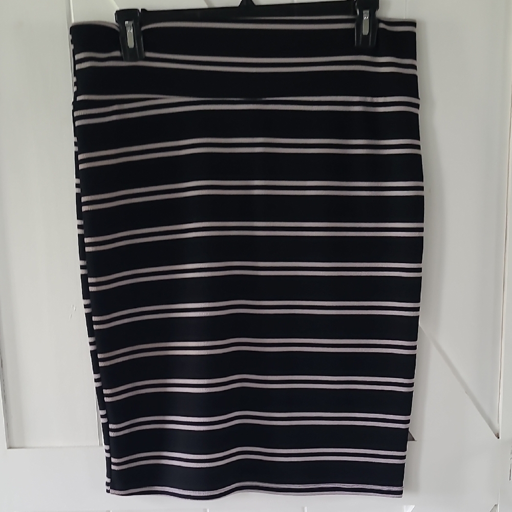 Lularoe Black/light Gray Cassie